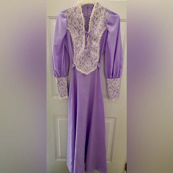 Adorable Vintage 70s Priscilla Presley Style Maxi Dress Lilac Lace - Picture 1 of 5